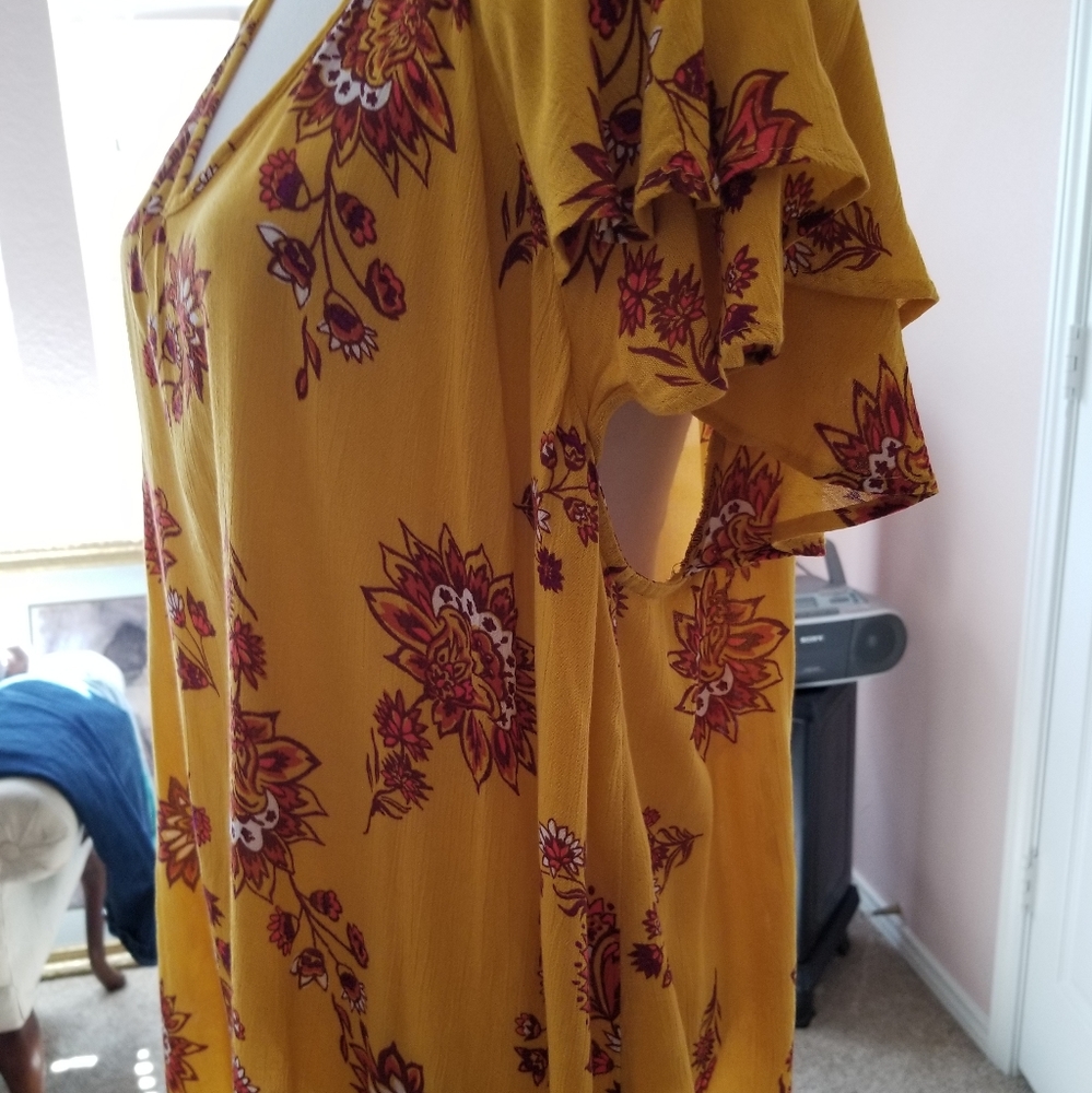 Top - Picture 2 of 4